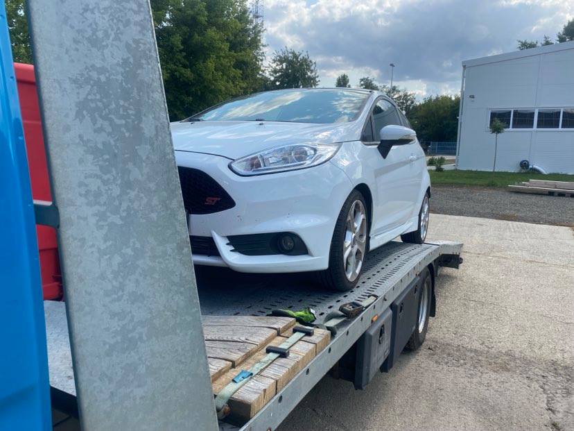 Autómentés Ford Autószállítás Budapest.