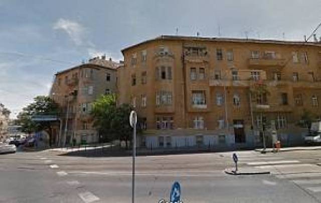 Böszörményi út 2. utcáról a ház