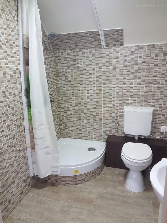 502c18f8-4d03-4f90-9c8a-63cb1a356ec0_1024x768b