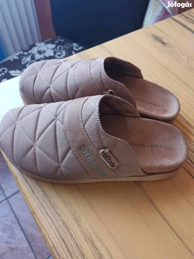 Elado_ujszeru_Tommy_hilfiger_papucs_814362591653398