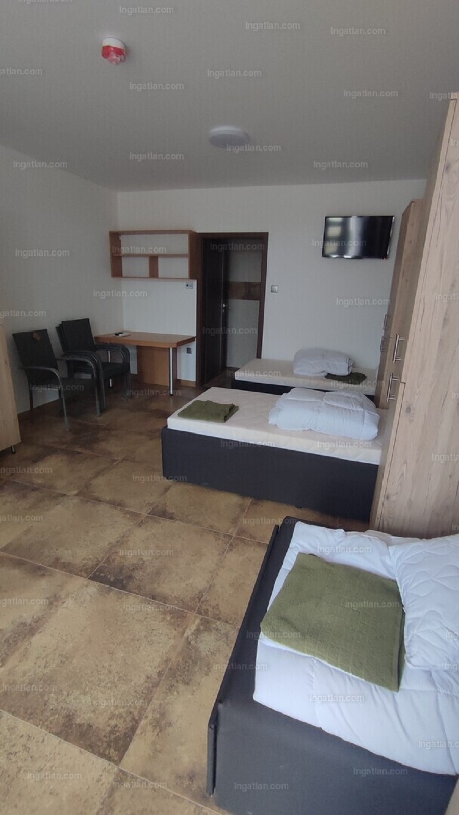 33947302_235718577_hd