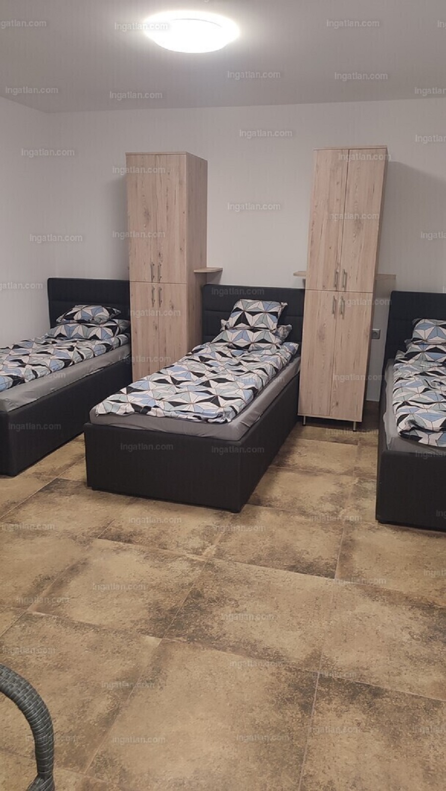 33947302_235718365_hd