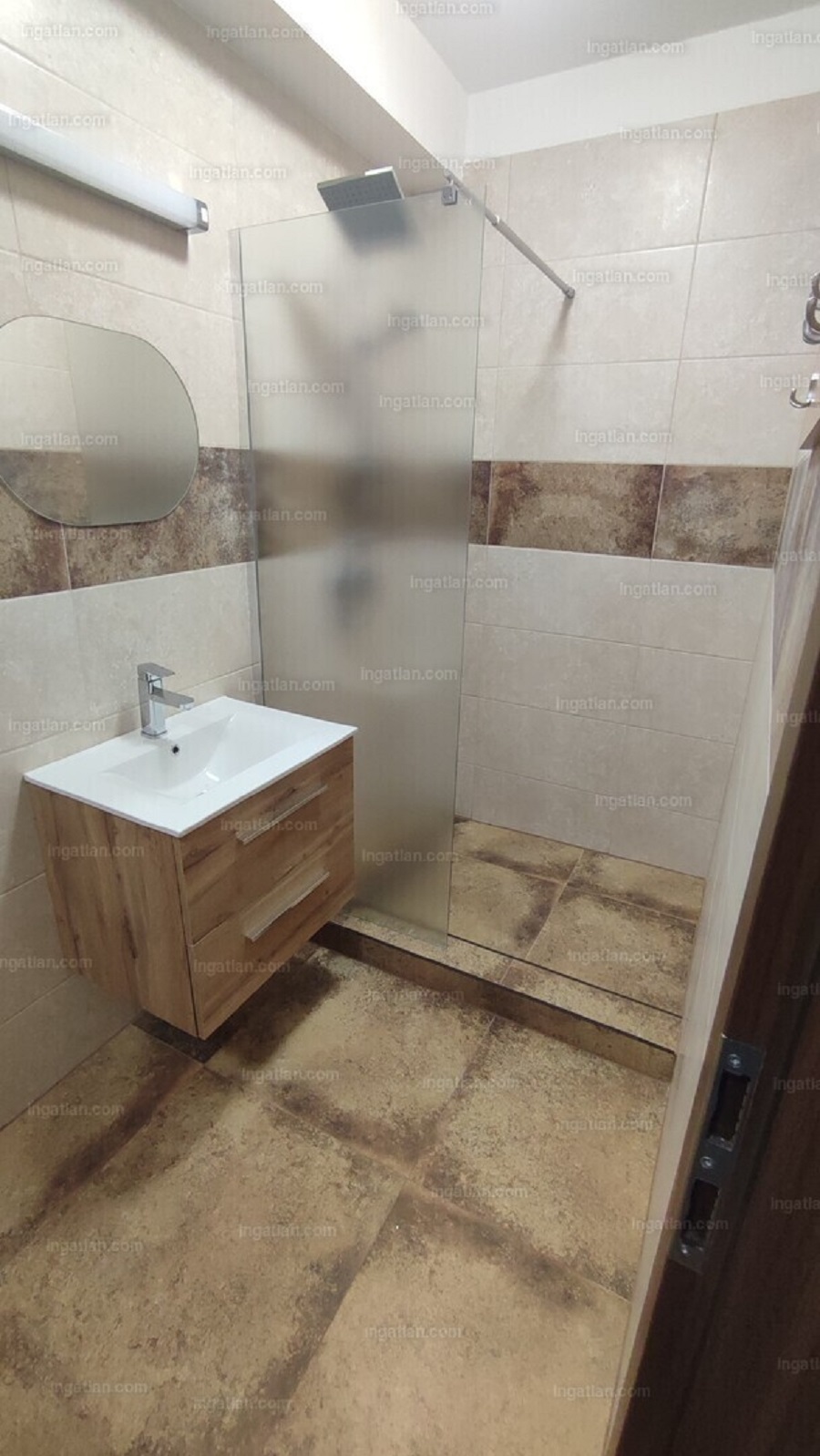 33947302_235718379_hd (1)