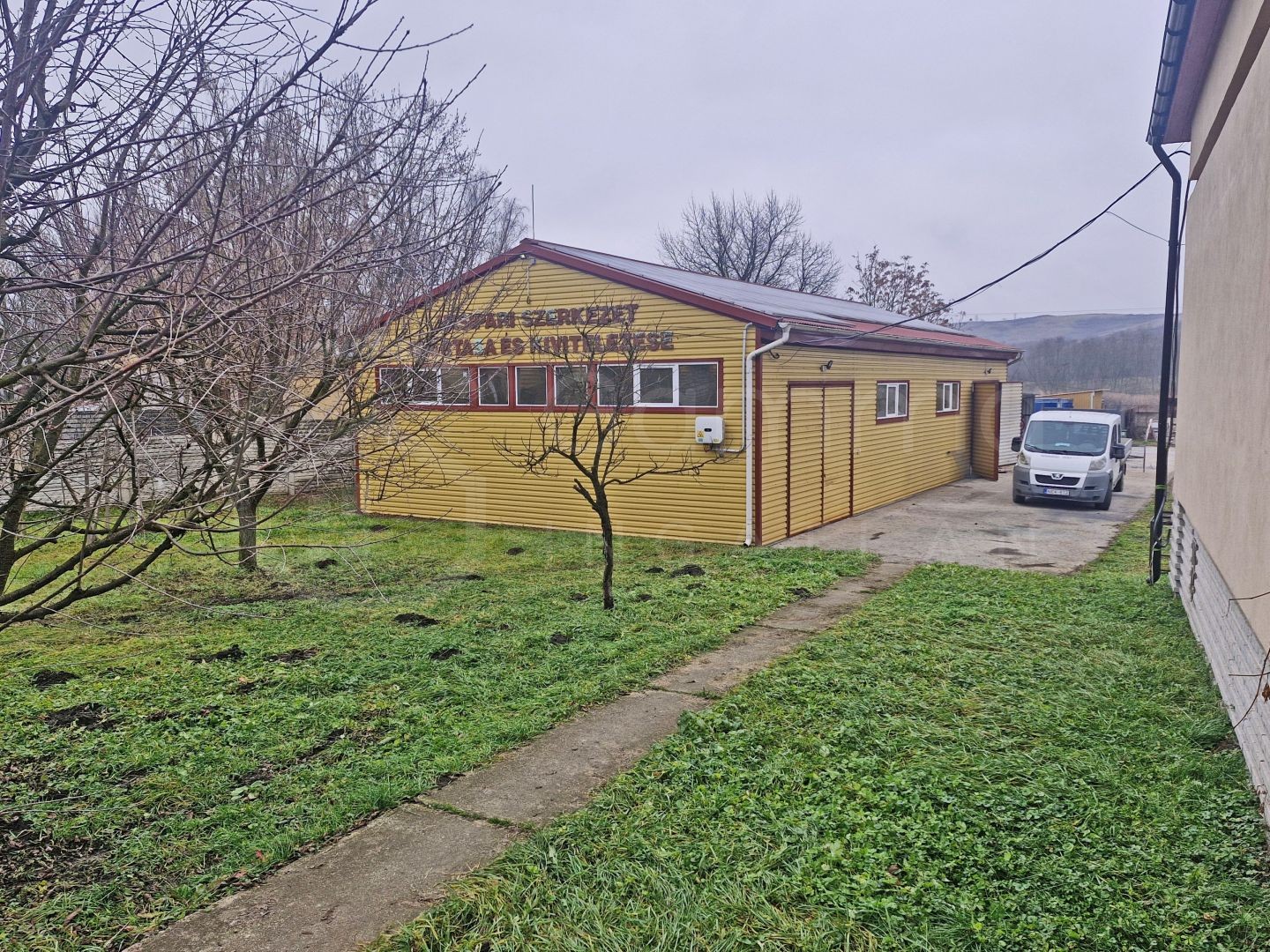 Eladó ipari ingatlan Kurityánban – saját üzemanyagkúttal és napelemmel!-1410152