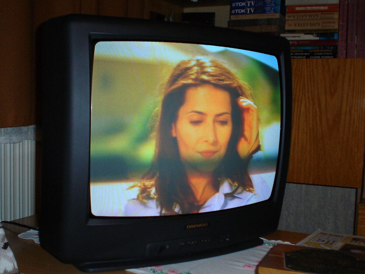 DSC00188 Daewoo DMQ 20 A1 televízió