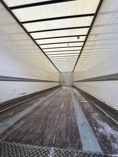 closed-box-semi-trailer-Kogel-S24-3-Koffer-2-Liftachse---1718535914979639249_big--24061613370960450000