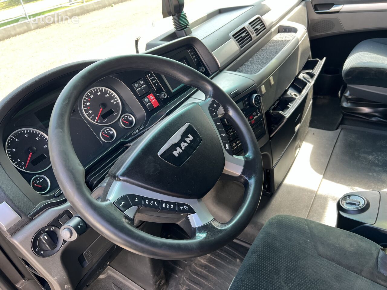 truck-tractor-MAN-TGX-LL-18-440---1726774020762226812_big--24091922165397138400