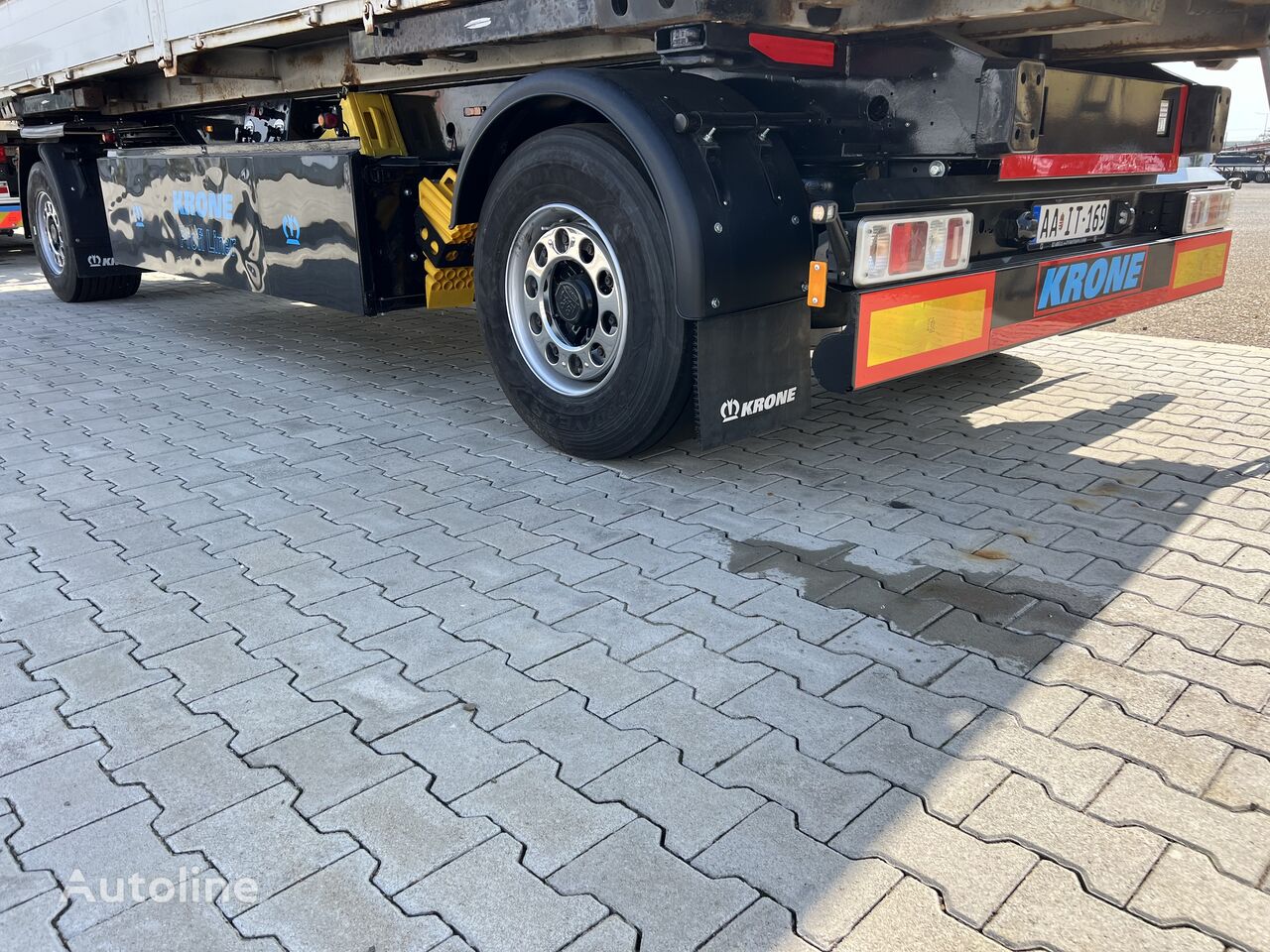 container-chassis-trailer-Krone-AZW18---1726780949981840383_big--24092000072735328900