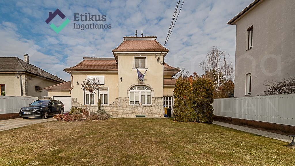 Búza tértől 400 méterre családi ház eladó!-1426117