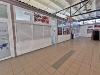 25 m2-es üzlethelyiséget a Vasgyári piac fedett csarnokában.-1427053
