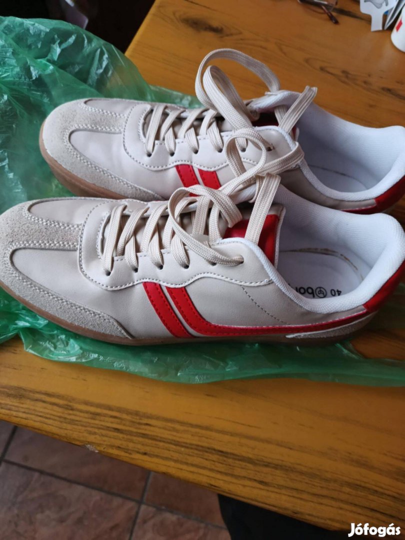 Elado_Sportcipo_kituno_allapotba_850762737570879