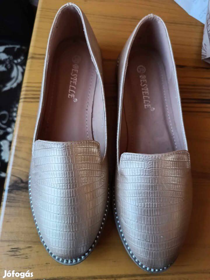 Elado_Bestelle_ujszeru_cipo_520202712579165