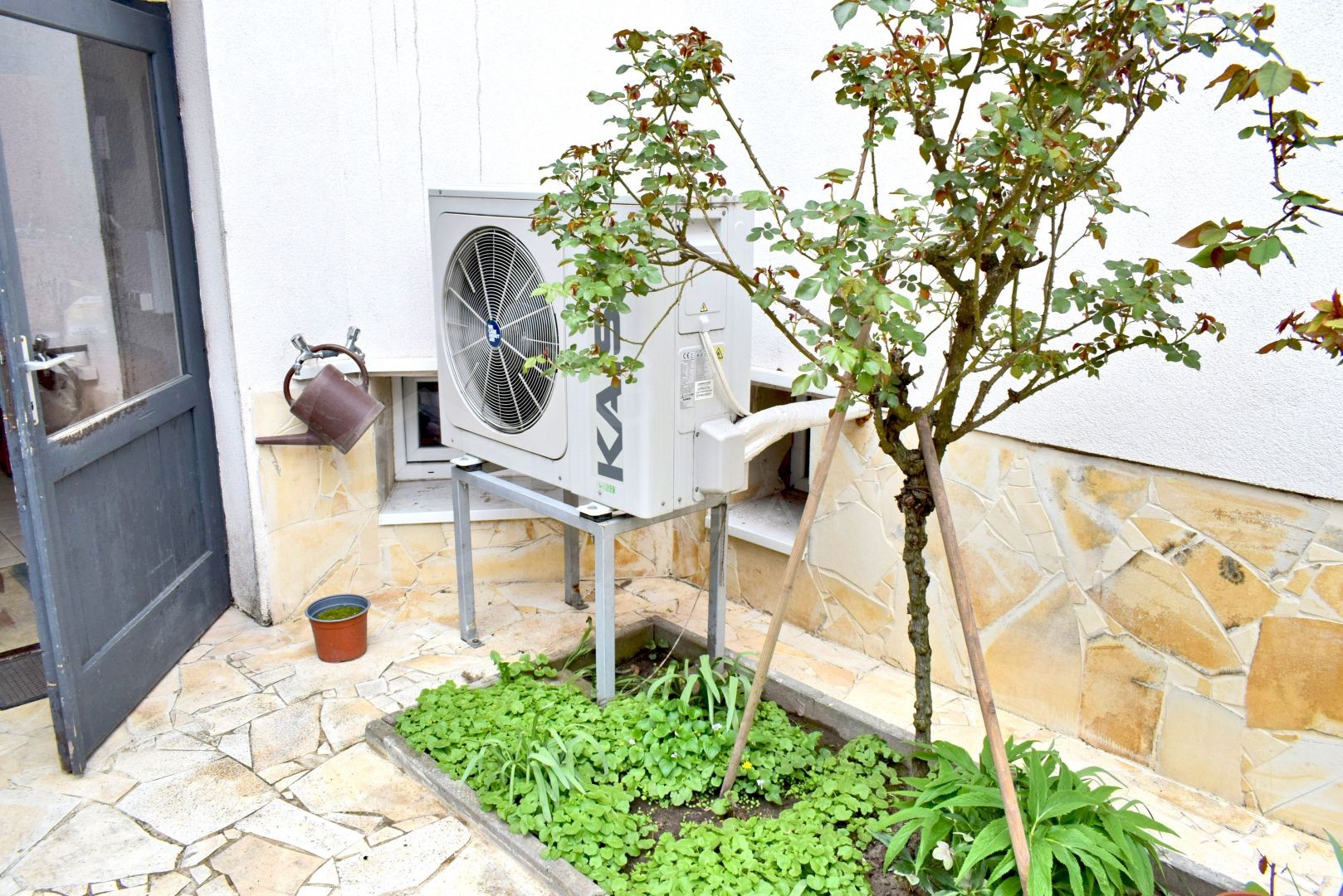 szuterén+földszint+tetőtér beépítéssel.-1338834