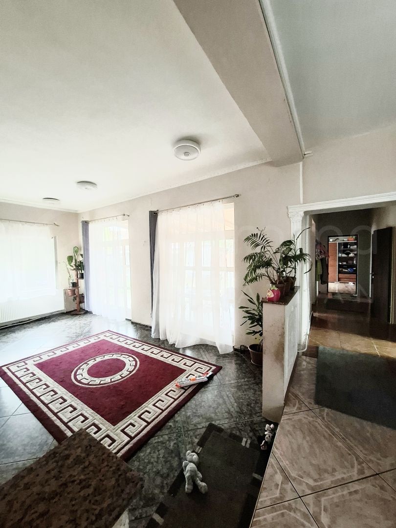 GYŐRI KAPUBAN CSALÁDI HÁZ ELADÓ!-1385452