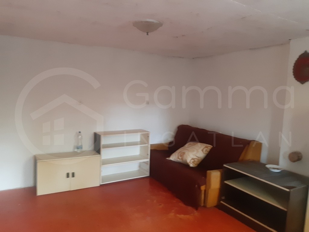 Miskolcon a Nagyavas alsó soron 30 m2-es boros pince