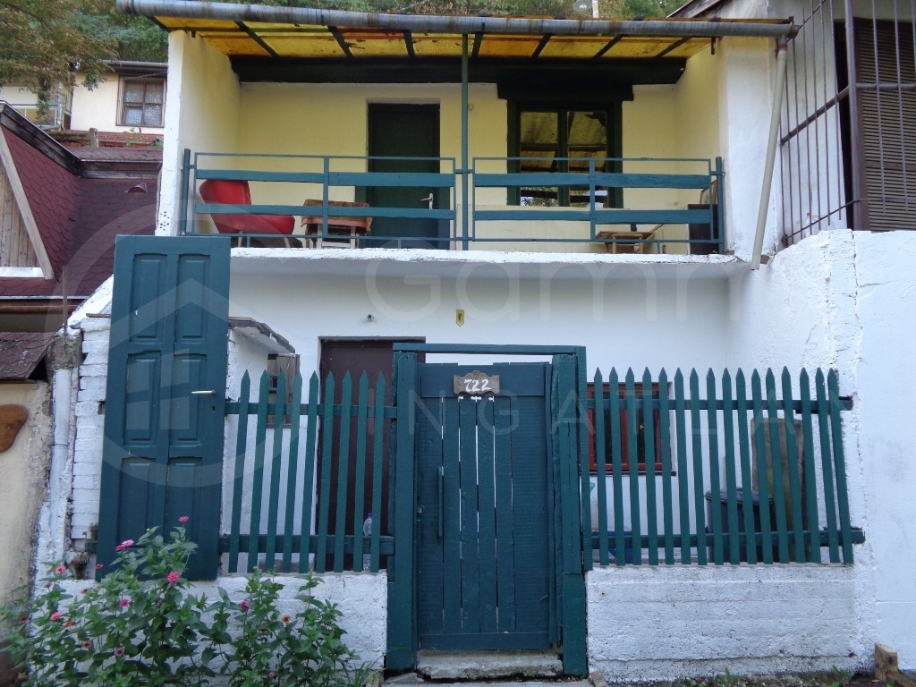 Miskolcon a Nagyavas alsó soron 30 m2-es boros pince