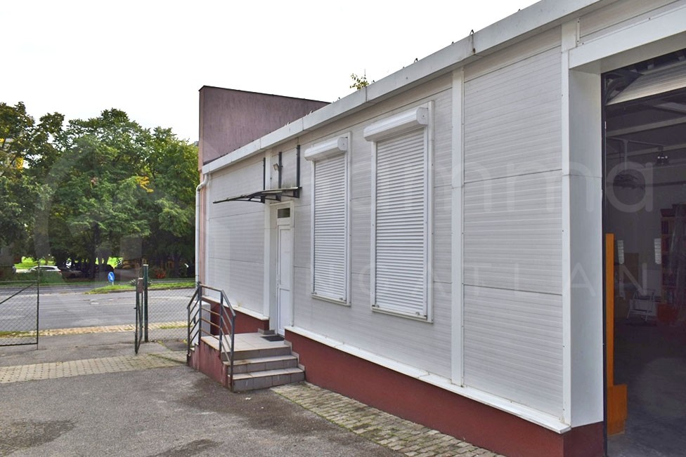 Miskolc - Szentpéteri kapuban eladó egy 681nm-es telken elhelyezkedő