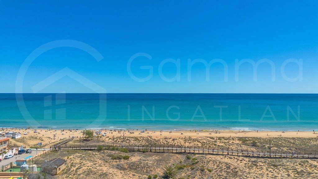 Tengerparti álom 50m-re a strandtól! Panorámás apartman Torreviejában – Teljes körű MAGYAR ügyintézéssel!-1463929