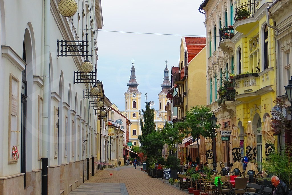 Eladó reprezentatív cégközpont Miskolc sétálóövezetében! Akadálymentes megközelítés