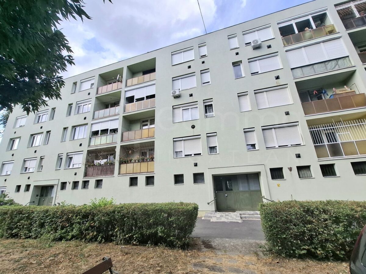 BULGÁRFÖLDÖN FELÚJÍTOTT LAKÁS ELADÓ!-1487064