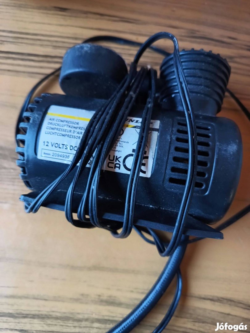Elado_Dunlop_12V_os_hordozhato_autos_mini_legkompresszor_447272867956663